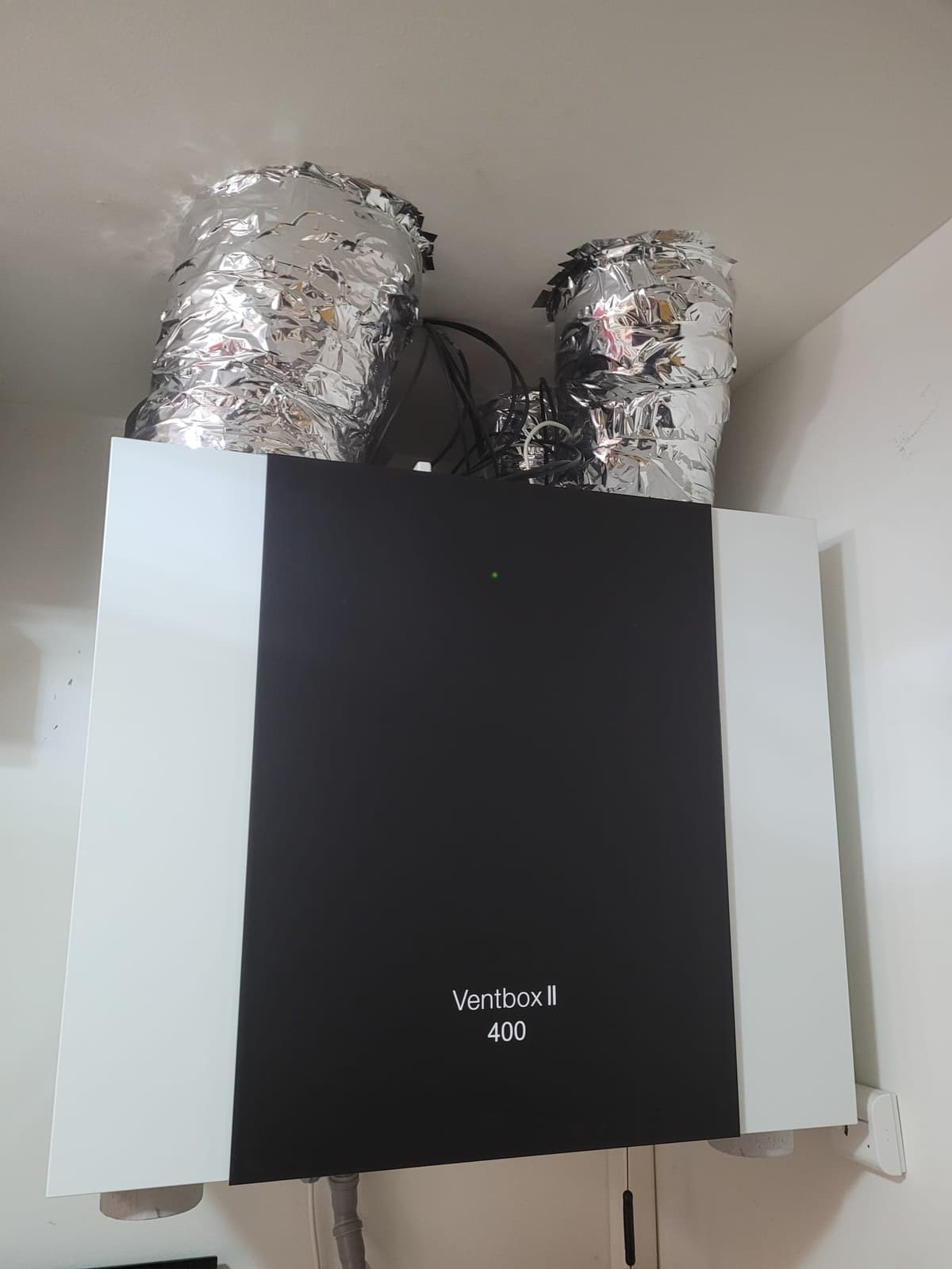 Jednotka Ventbox II 400 v technické místnosti vzorového domu